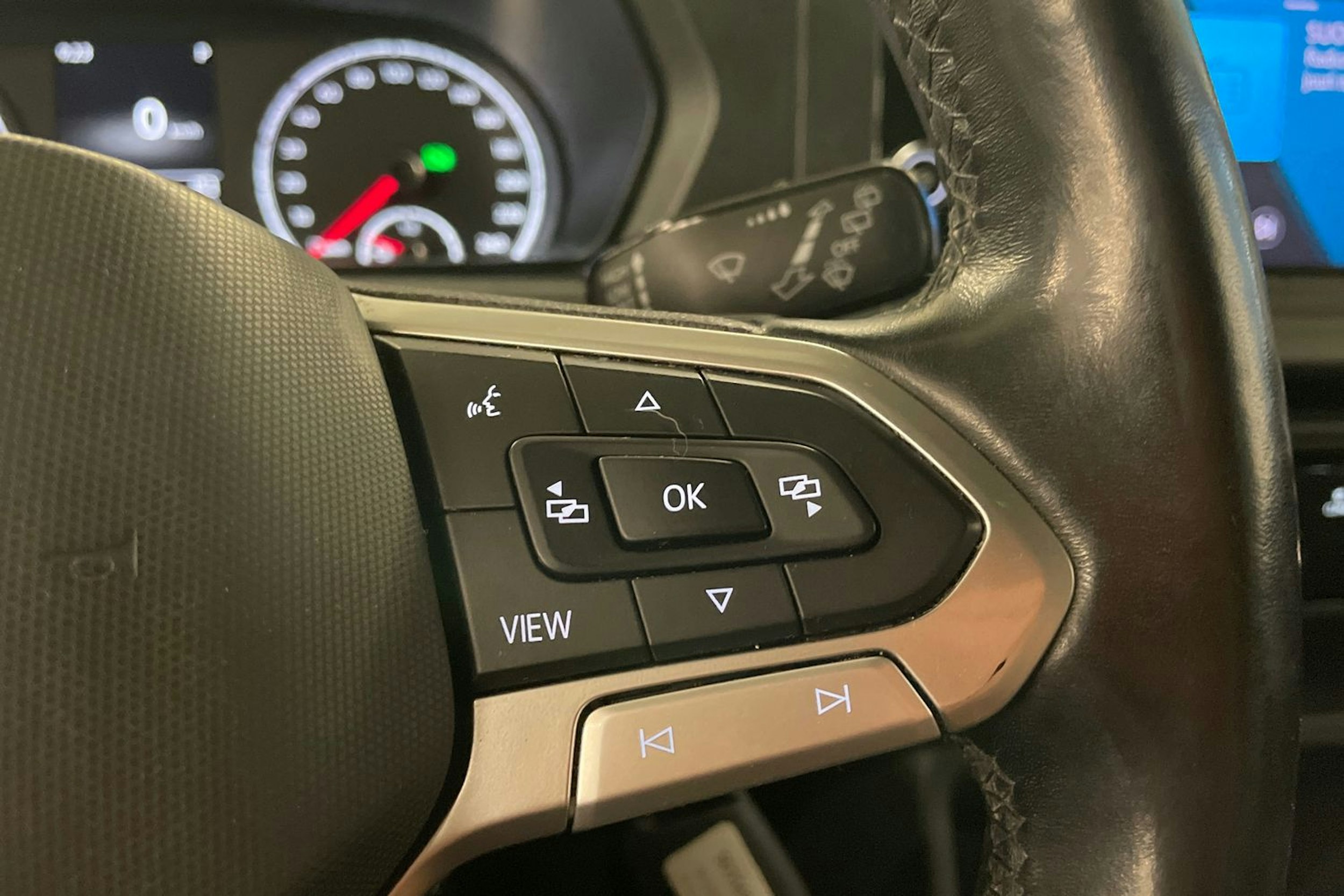 Valkoinen Volkswagen CADDY 2024 kuva 15.