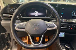 Musta Volkswagen Caddy Maxi 2024 kuva 17.
