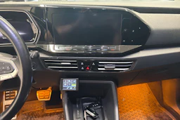 Musta Volkswagen Caddy Maxi 2024 kuva 20.