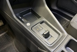 oranssi Volkswagen Caddy 2025 kuva 9.