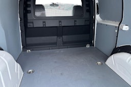 valkoinen Volkswagen Caddy 2025 kuva 11.