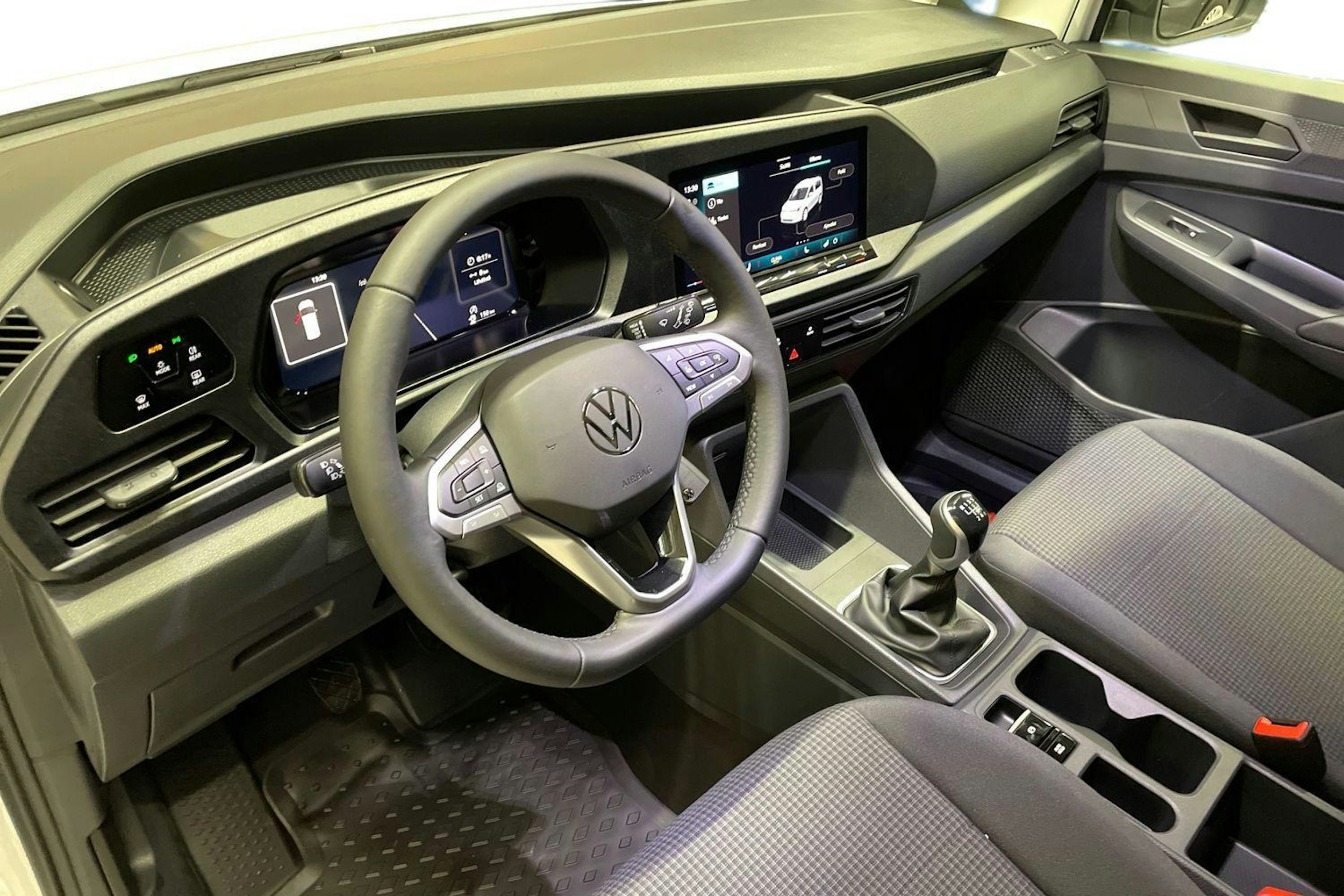 valkoinen Volkswagen Caddy 2026 kuva 6.