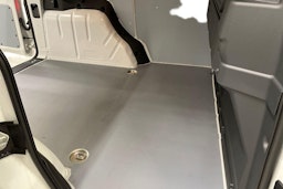 valkoinen Volkswagen Caddy 2026 kuva 8.