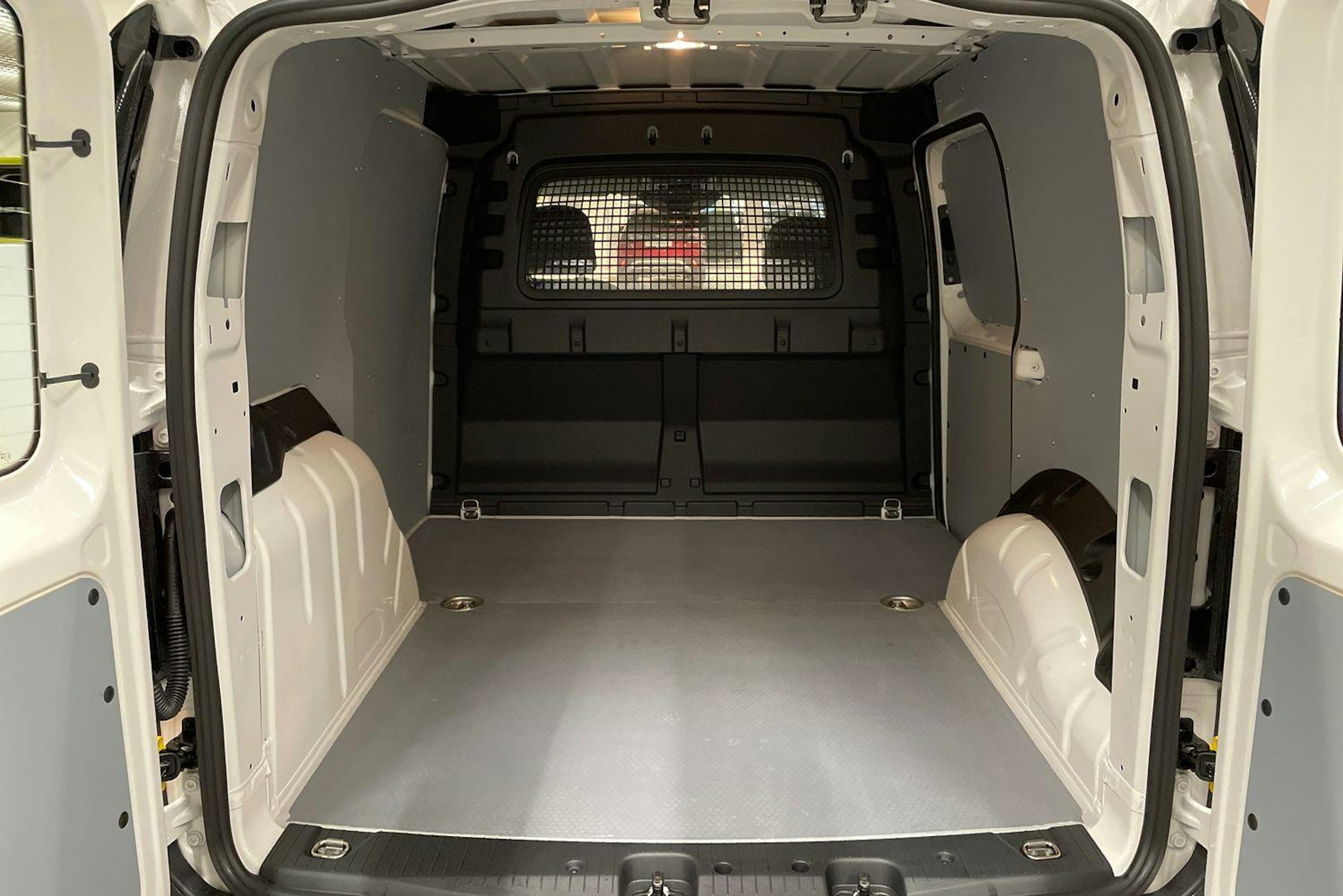 valkoinen Volkswagen Caddy 2026 kuva 12.