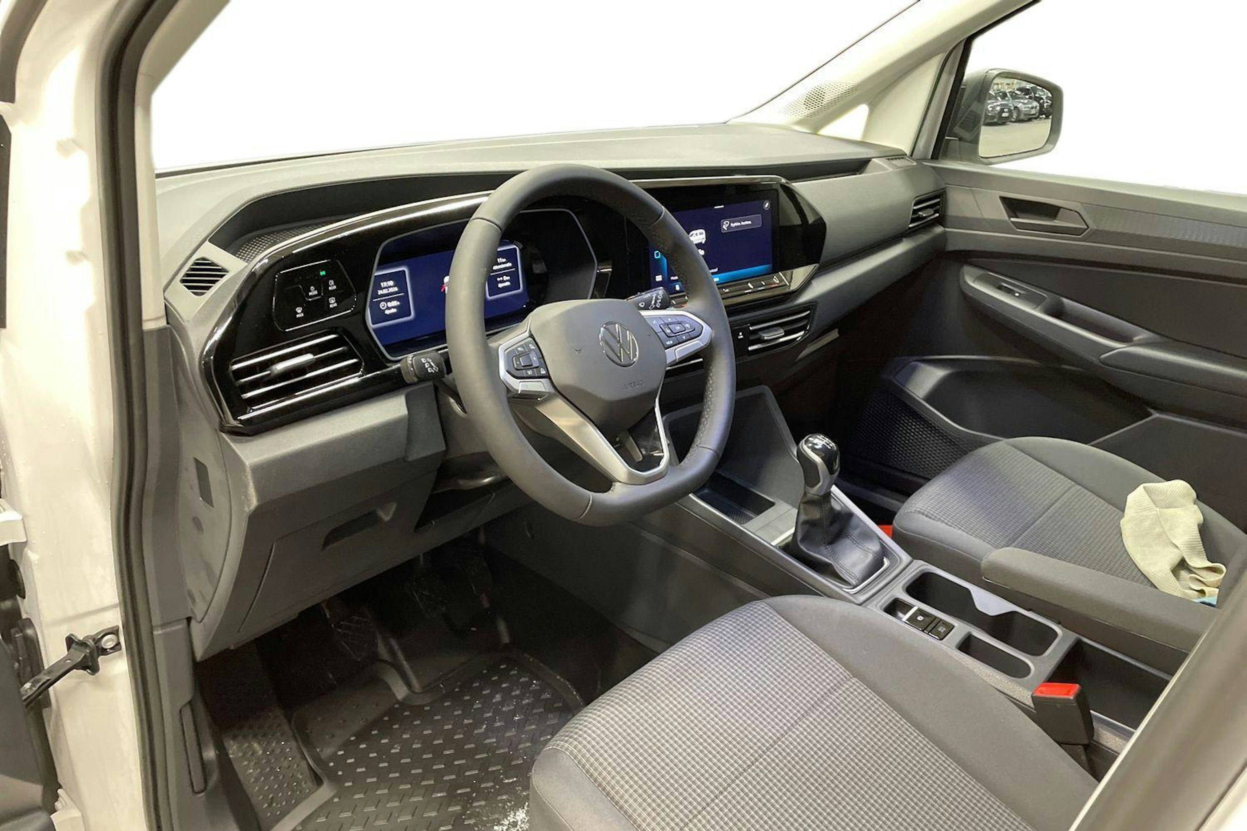 valkoinen Volkswagen Caddy 2026 kuva 8.