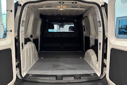 valkoinen Volkswagen Caddy 2026 kuva 12.