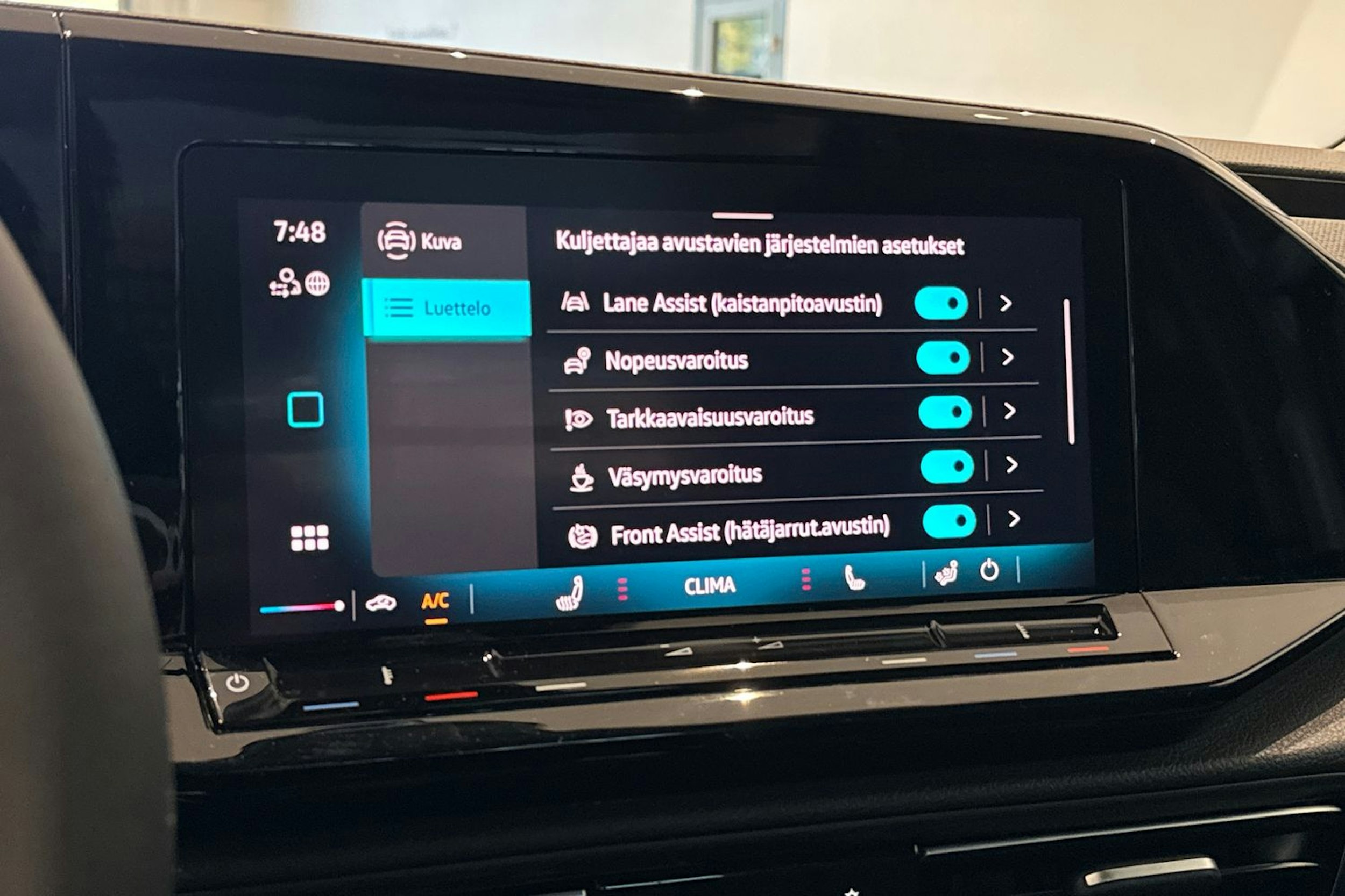 valkoinen Volkswagen Caddy 2026 kuva 19.