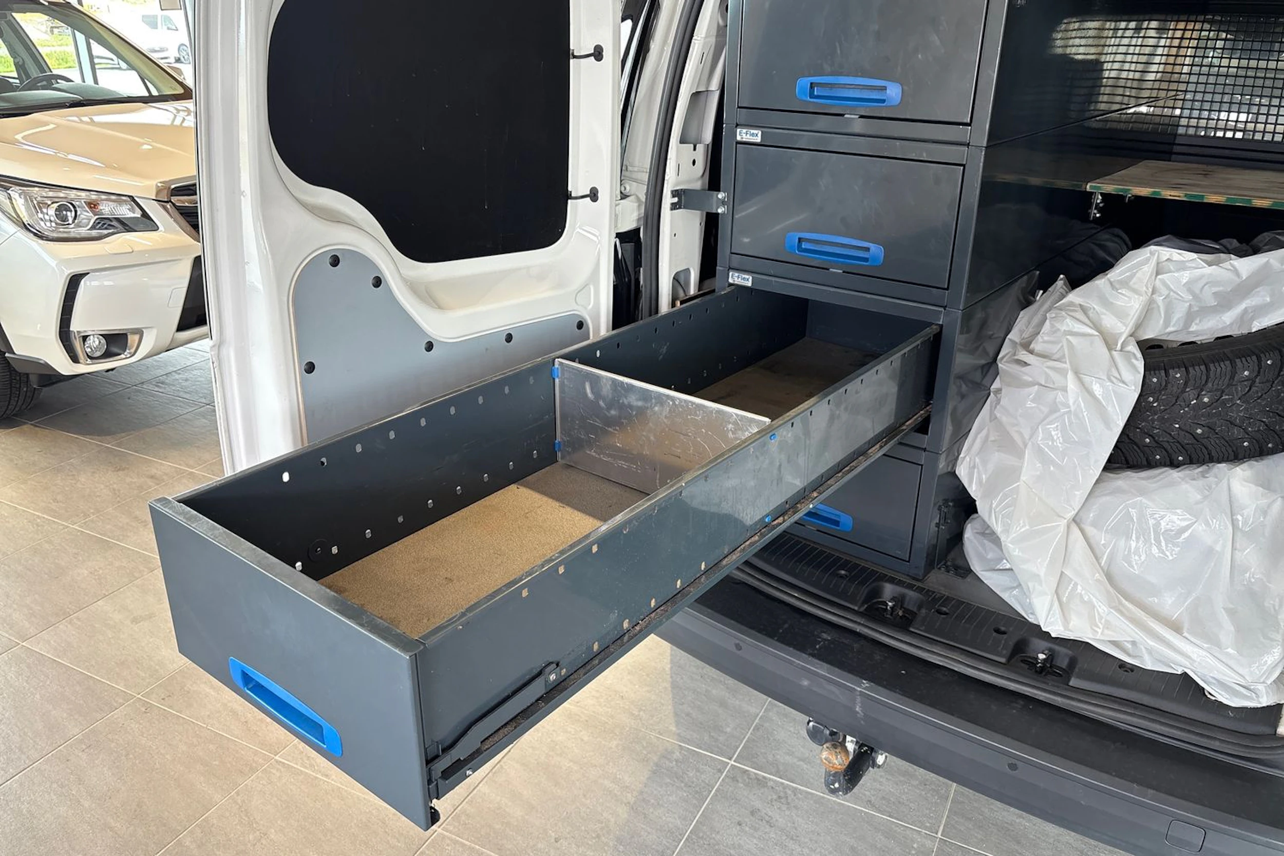 Valkoinen Volkswagen CADDY 2026 kuva 16.