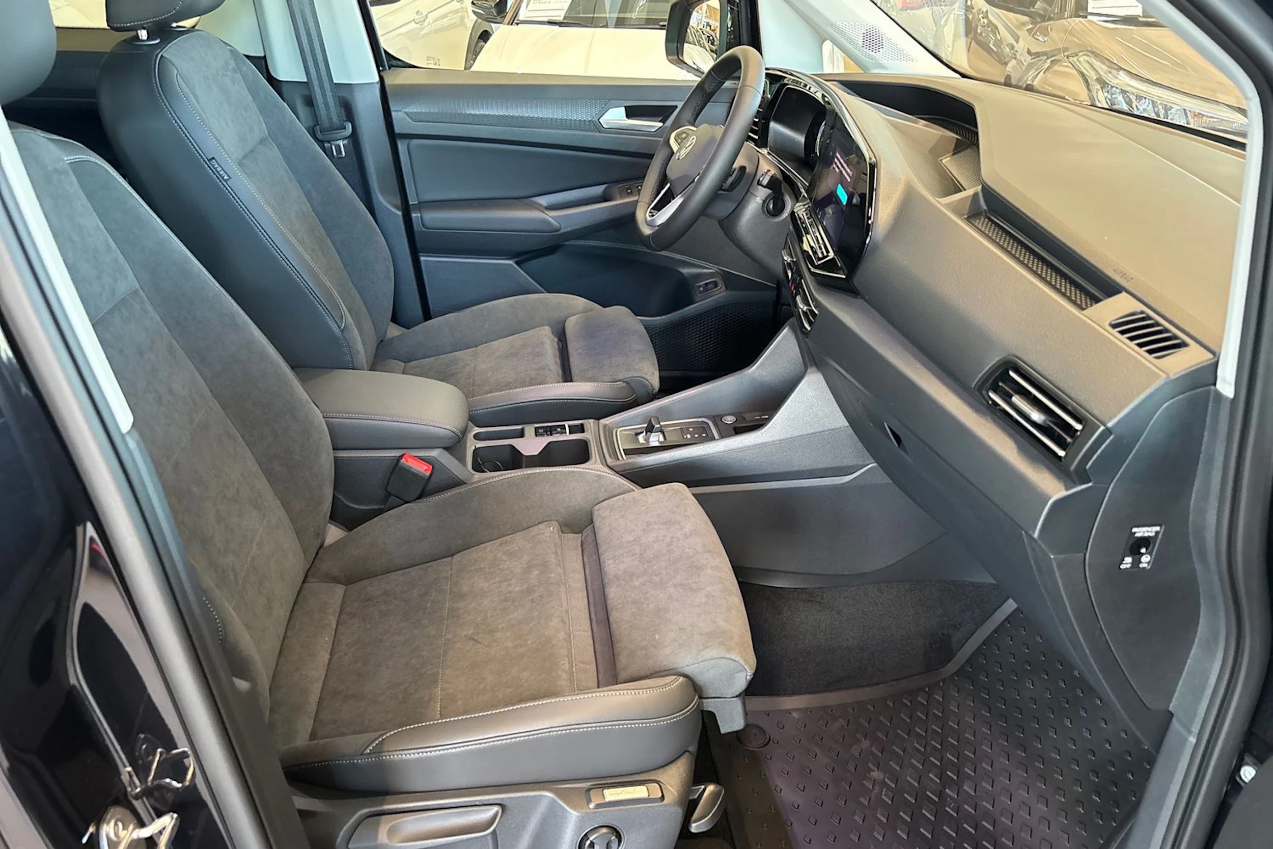 met. musta Volkswagen Caddy 2026 kuva 39.