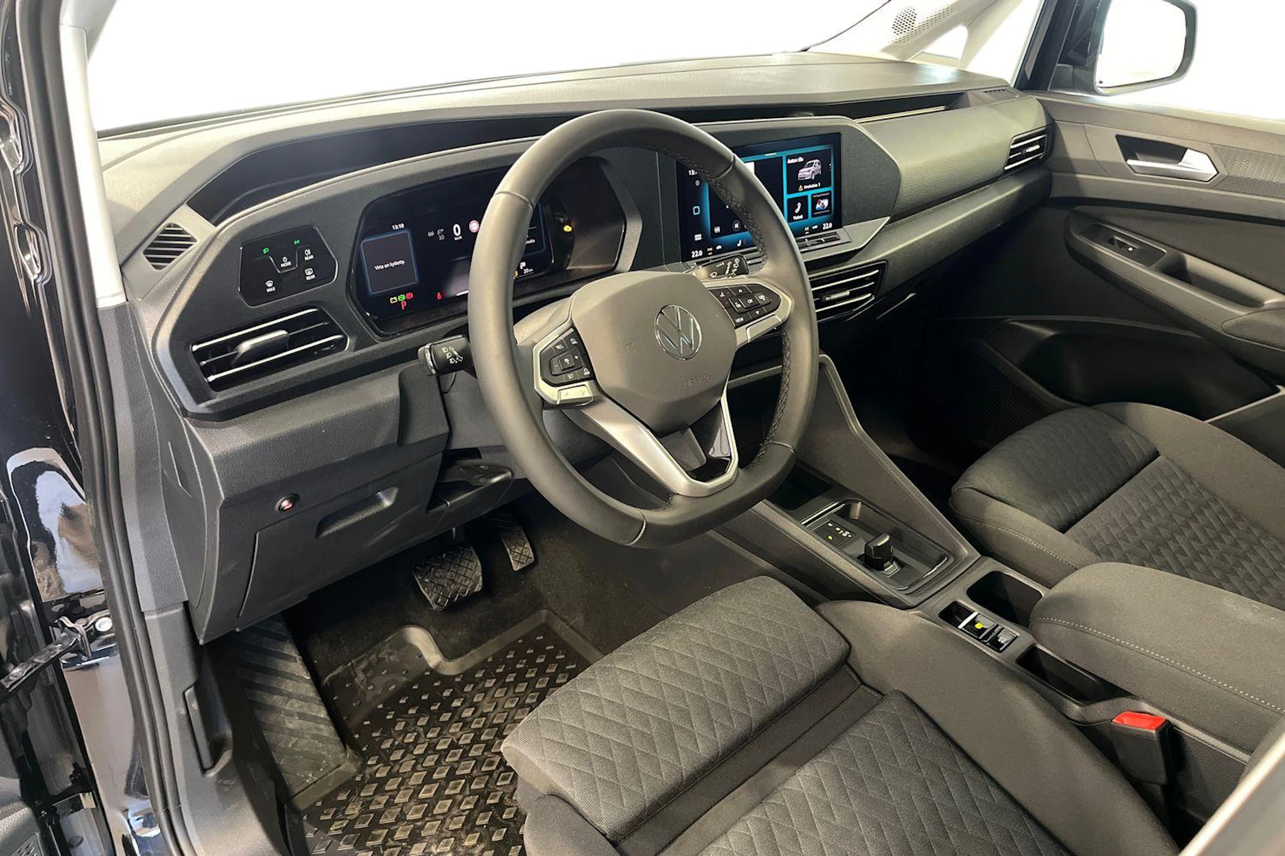musta Volkswagen Caddy Maxi 2026 kuva 8.