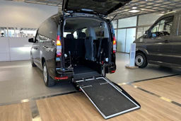 musta Volkswagen Caddy Maxi 2026 kuva 13.