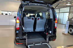 musta Volkswagen Caddy Maxi 2026 kuva 15.