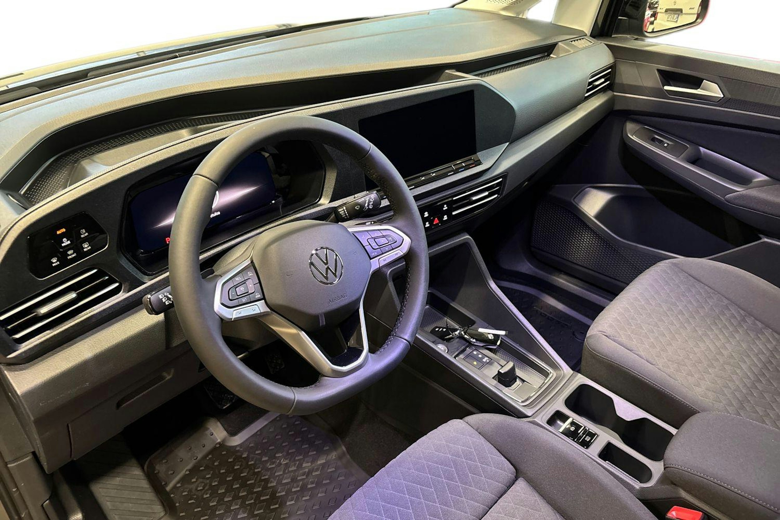 harmaa Volkswagen Caddy 2026 kuva 6.