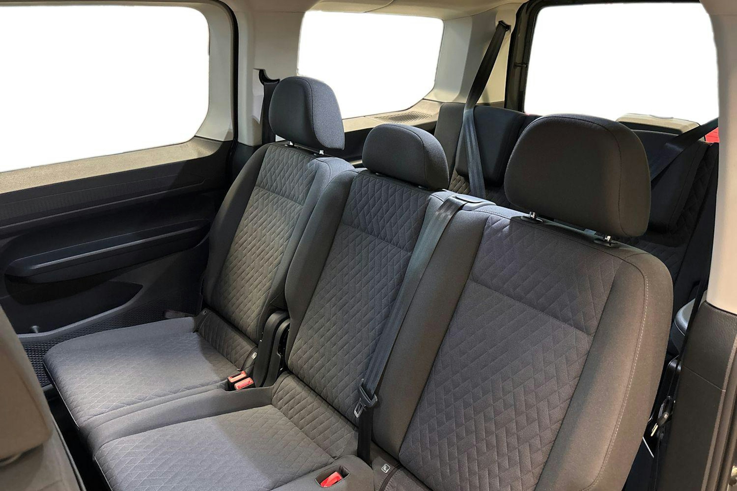 harmaa Volkswagen Caddy 2026 kuva 8.