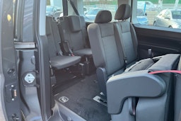 harmaa Volkswagen Caddy Maxi 2026 kuva 13.