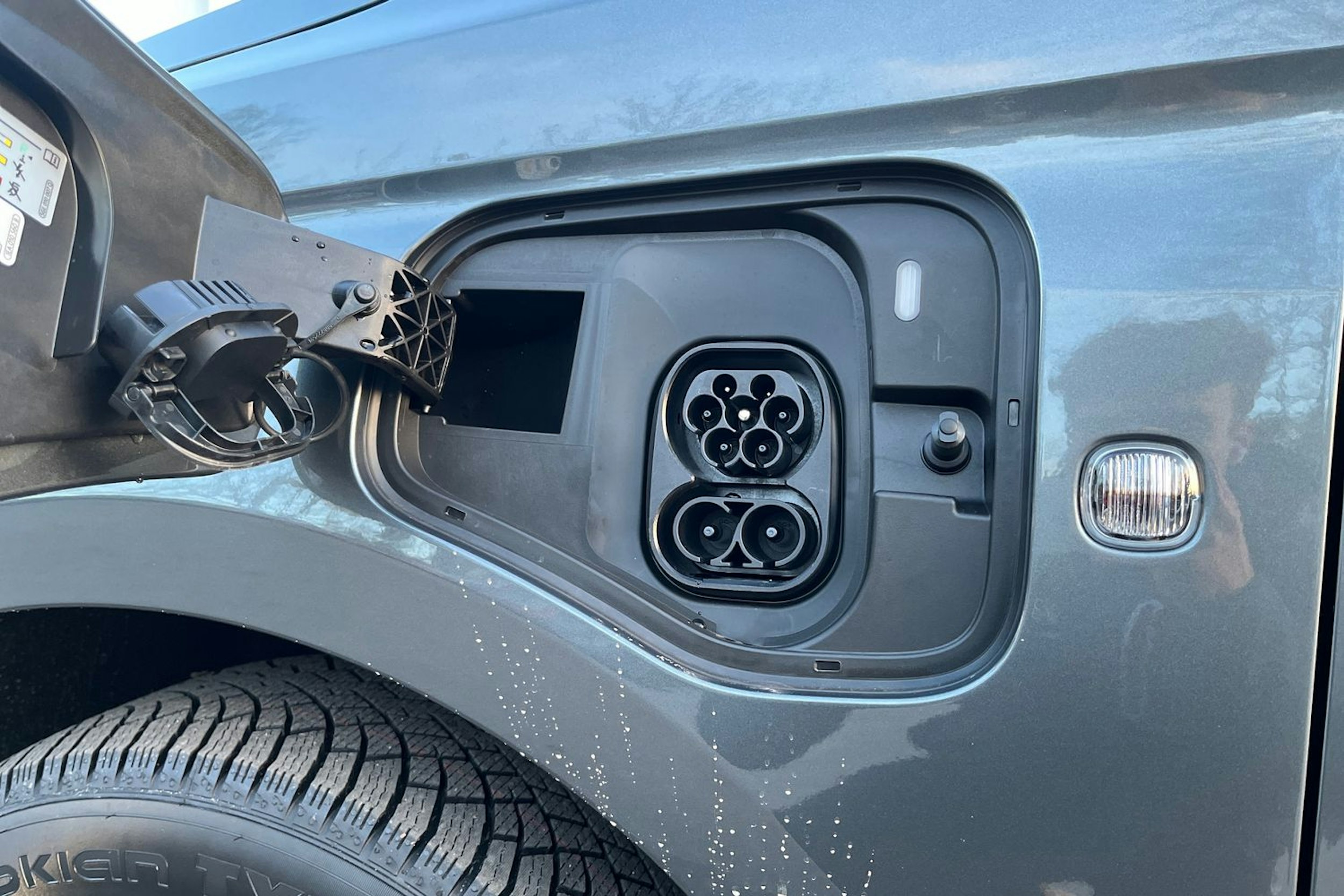 harmaa Volkswagen Caddy Maxi 2026 kuva 15.