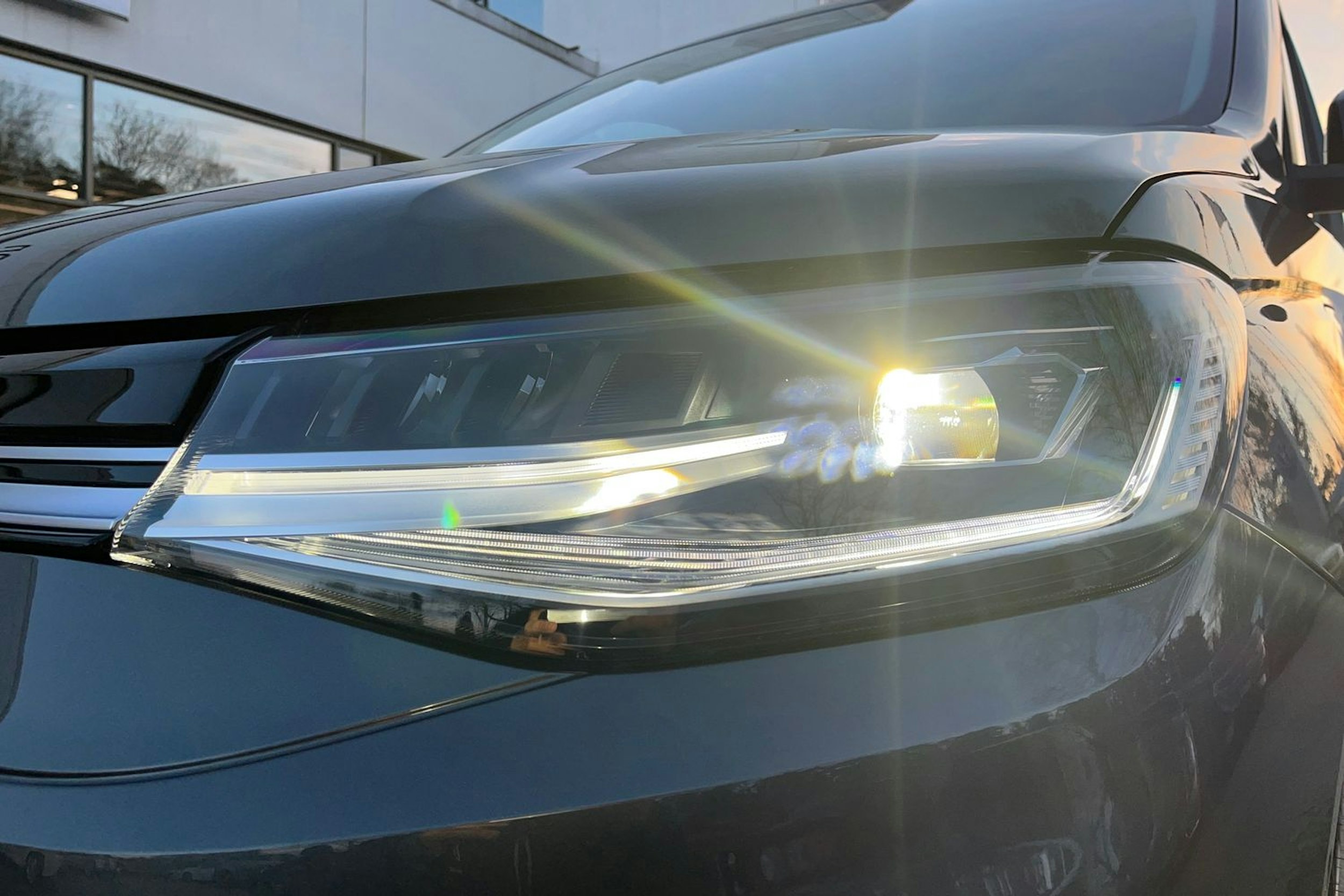 harmaa Volkswagen Caddy Maxi 2026 kuva 16.