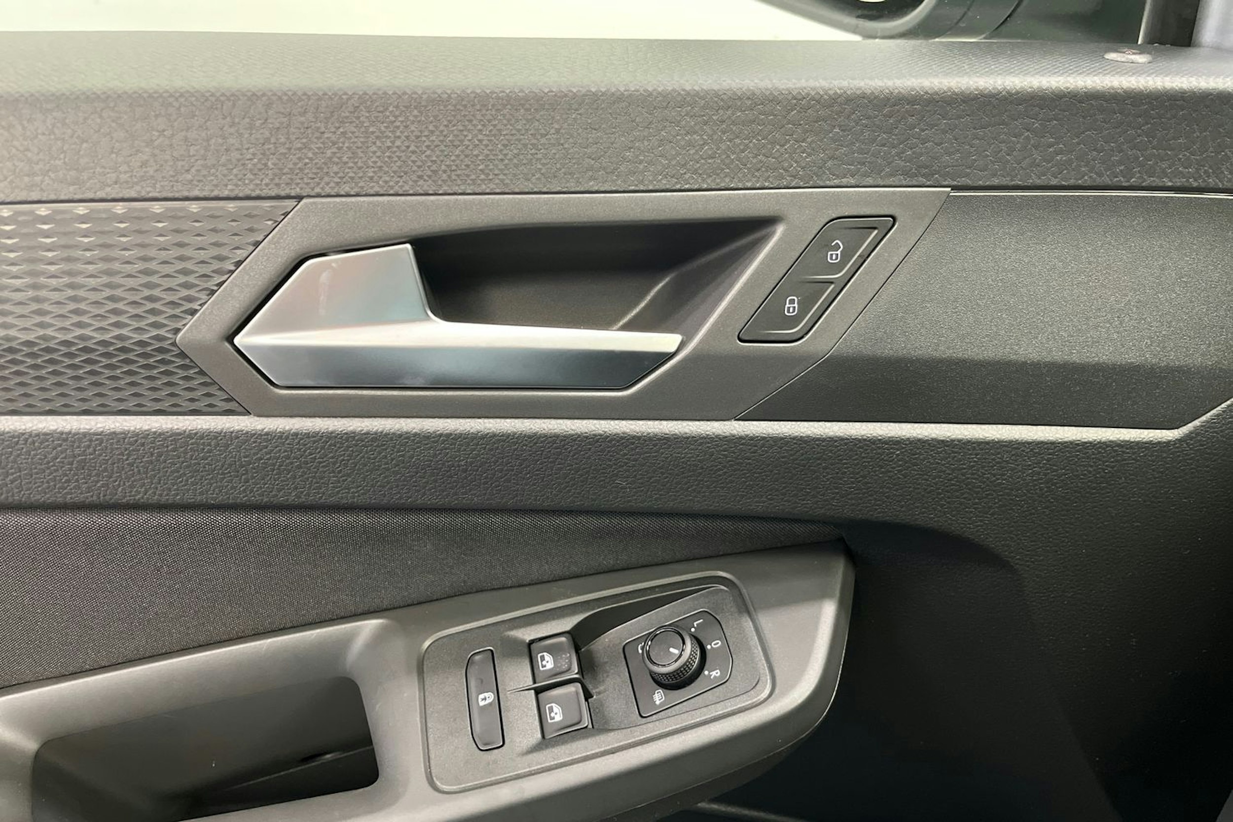 harmaa Volkswagen Caddy 2026 kuva 13.