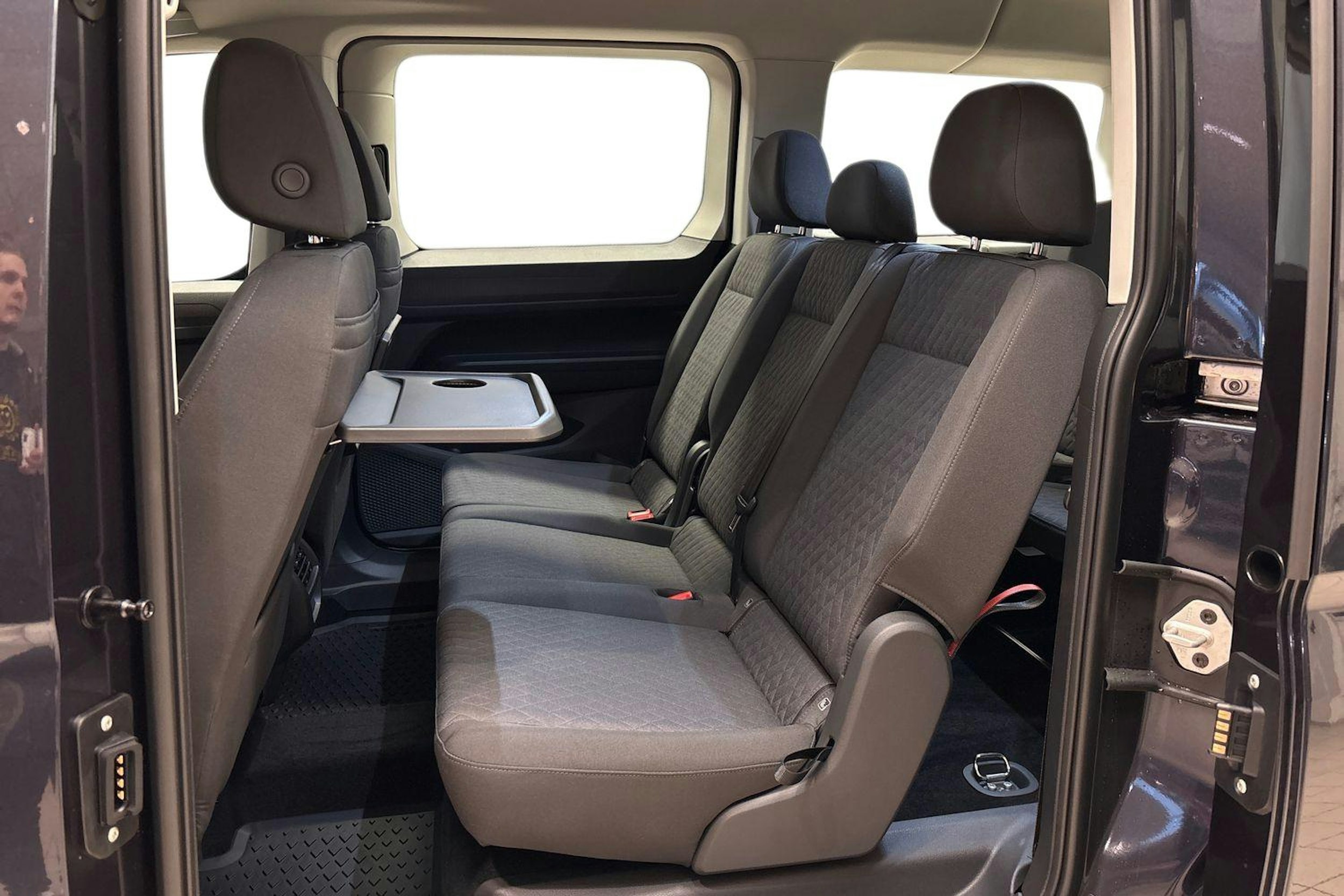 sininen Volkswagen Caddy 2026 kuva 8.