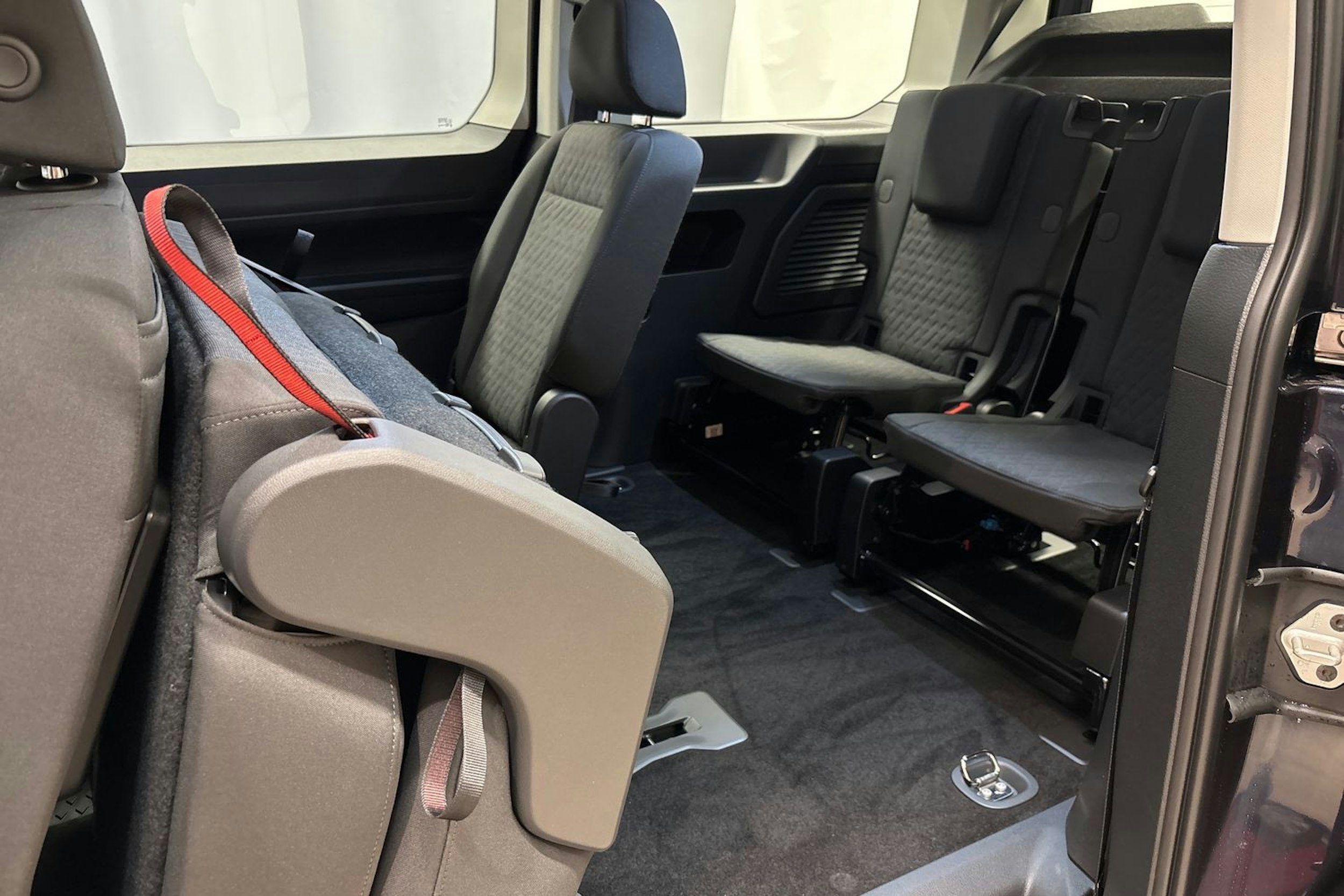 sininen Volkswagen Caddy 2026 kuva 11.