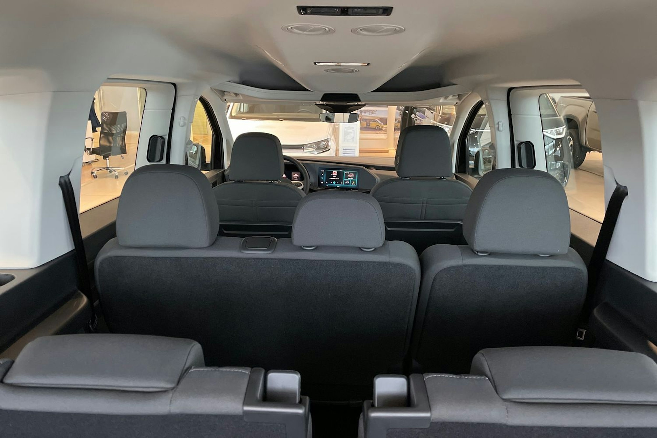 musta Volkswagen Caddy 2026 kuva 11.