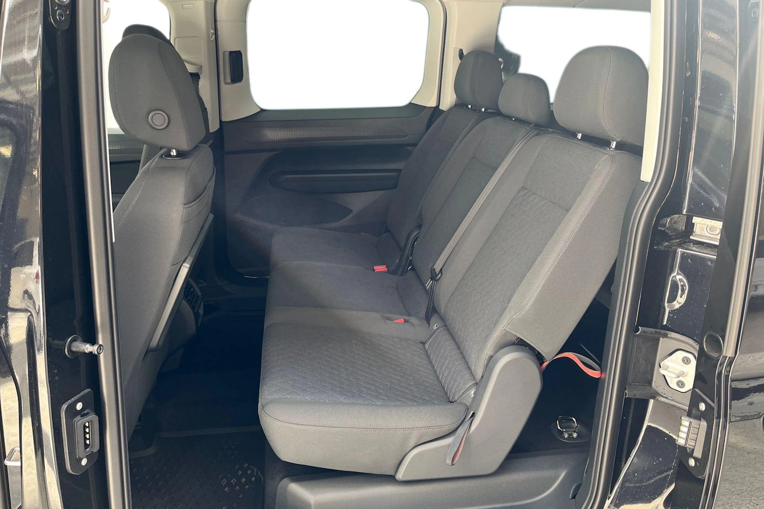 Musta Volkswagen Caddy 2026 kuva 11.