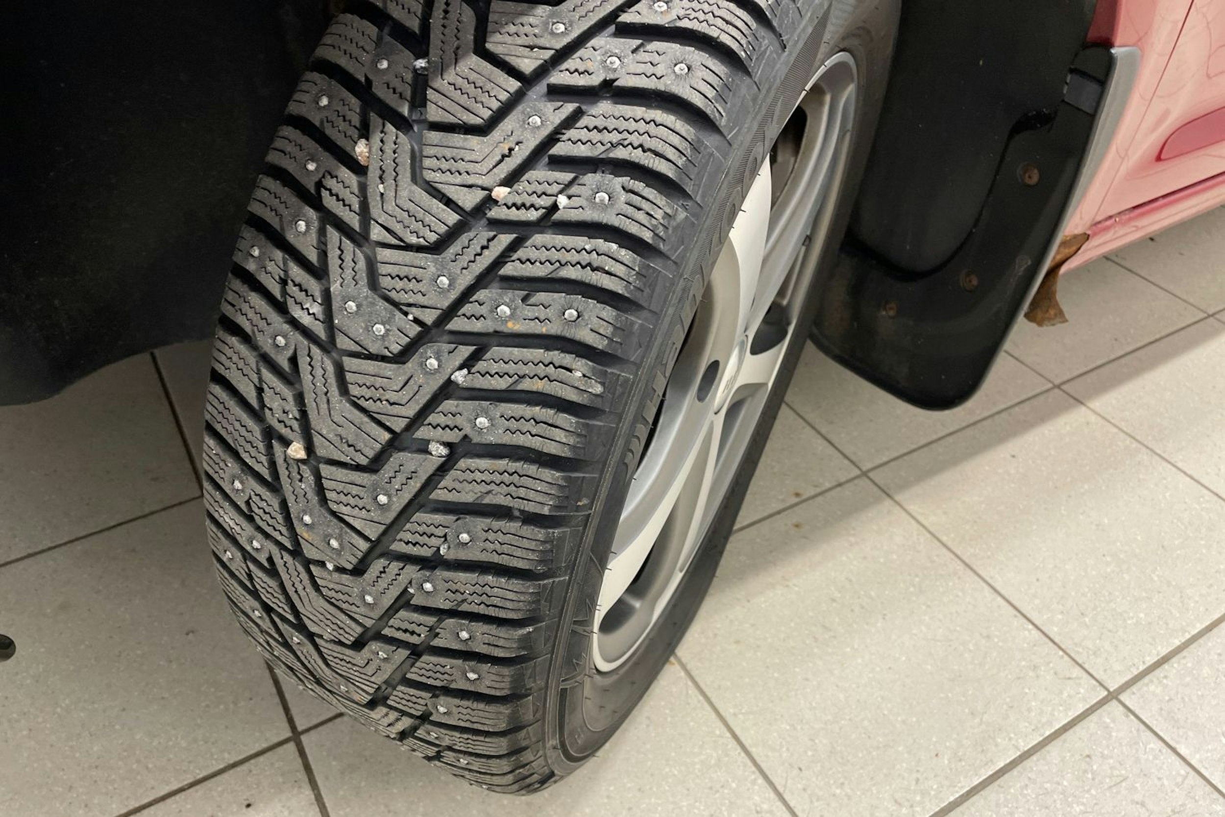 Punainen Volkswagen Caddy Maxi 2008 kuva 13.