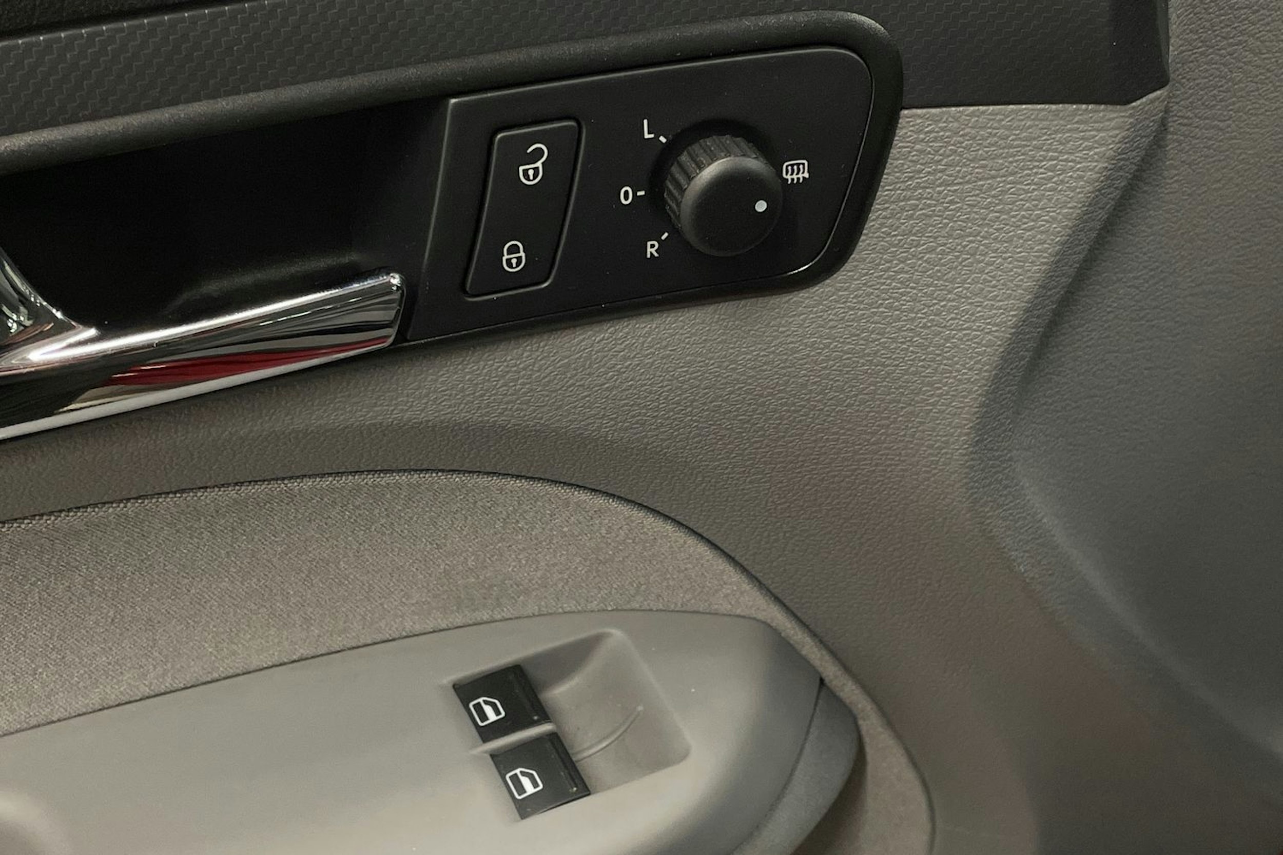 Punainen Volkswagen Caddy Maxi 2008 kuva 14.