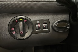 musta Volkswagen Caddy Maxi 2009 kuva 16.