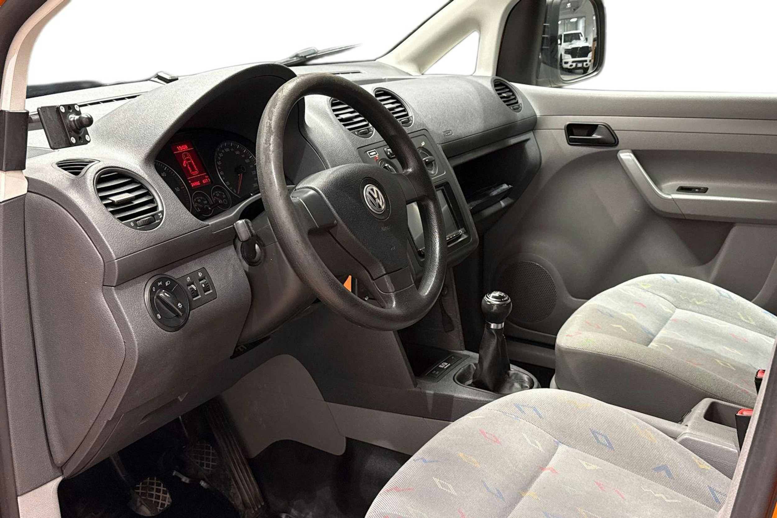 Oranssi Volkswagen Caddy Maxi 2010 kuva 8.