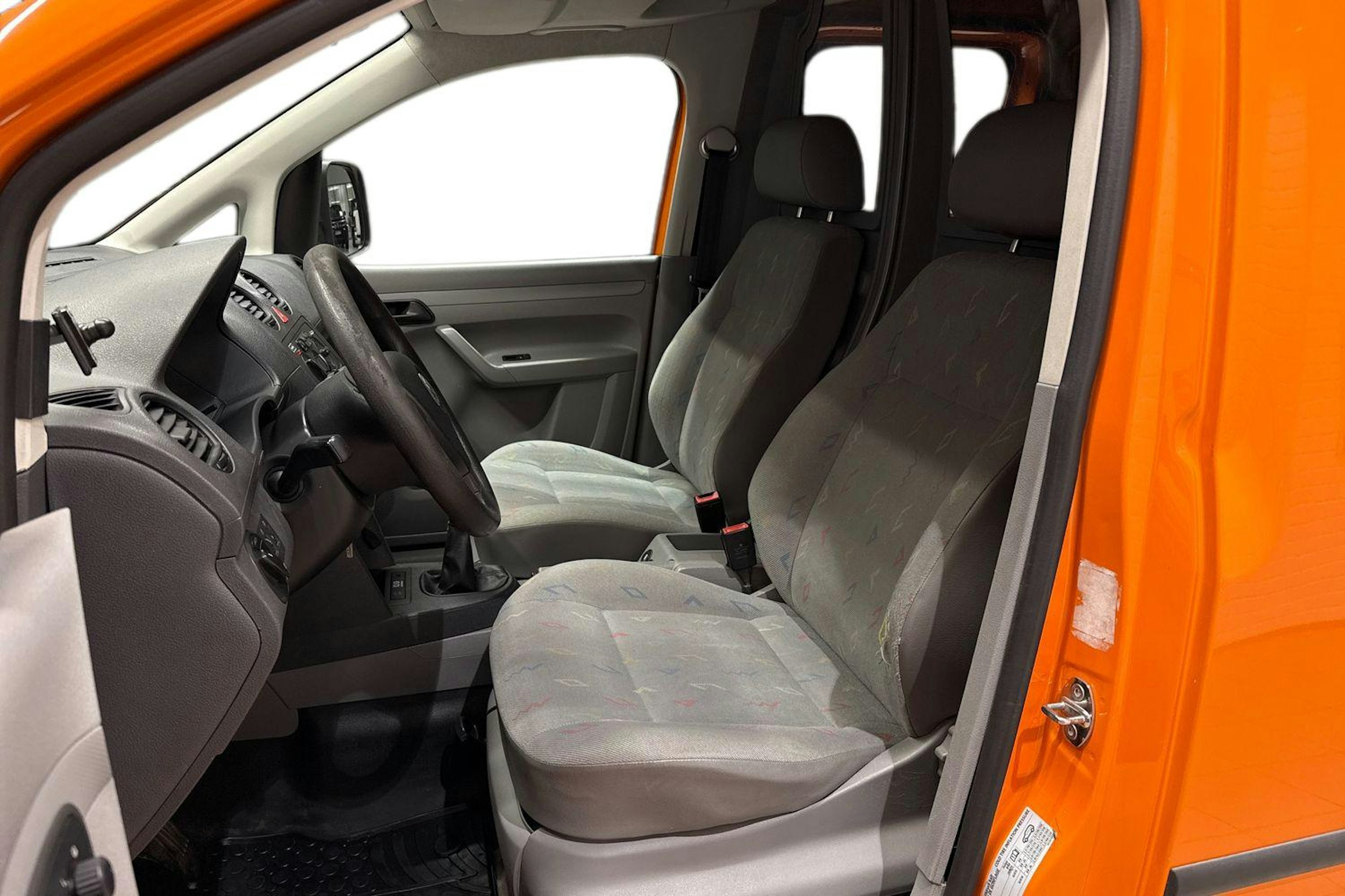 Oranssi Volkswagen Caddy Maxi 2010 kuva 11.