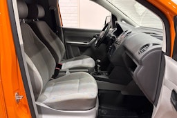 Oranssi Volkswagen Caddy Maxi 2010 kuva 13.