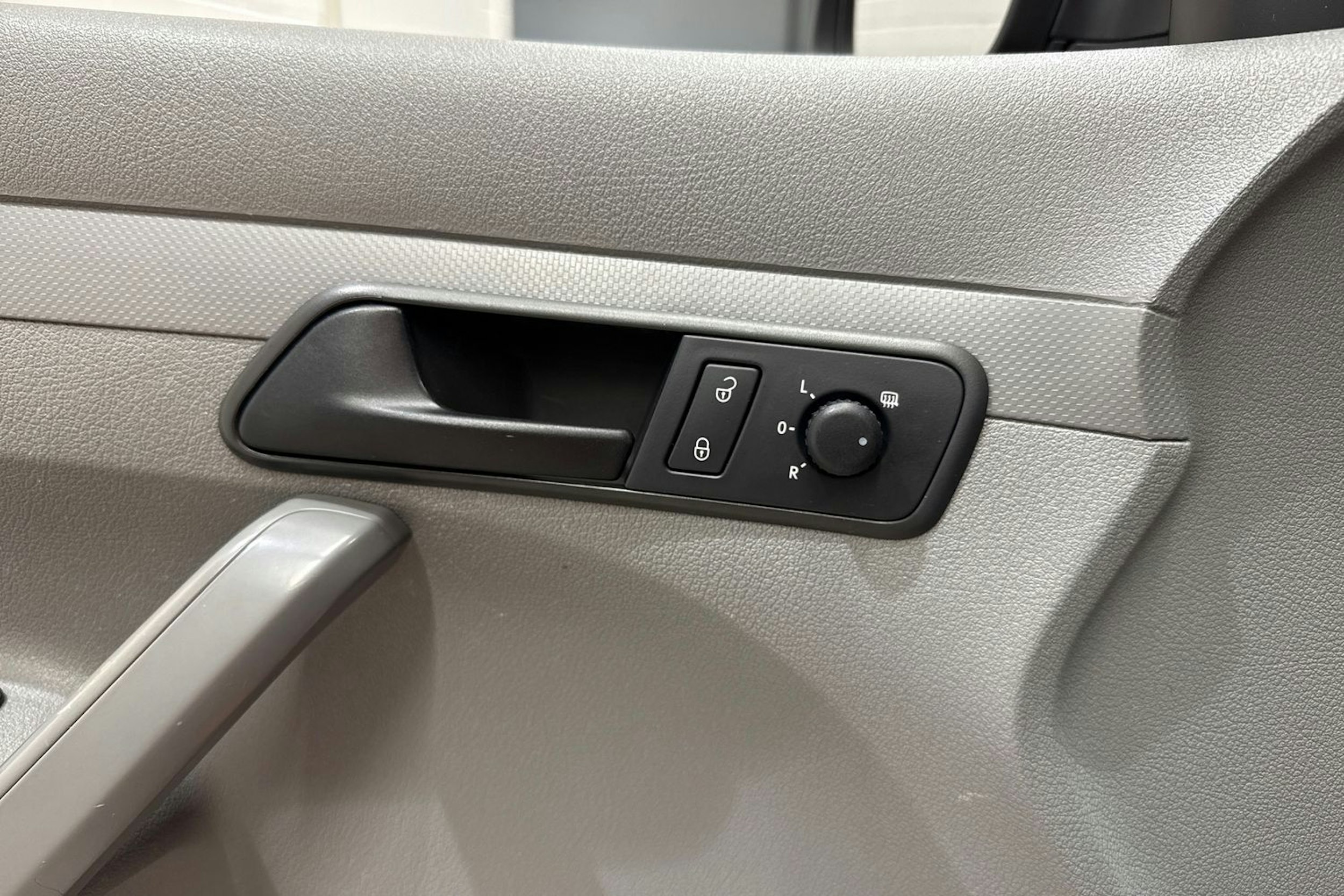 Oranssi Volkswagen Caddy Maxi 2010 kuva 22.