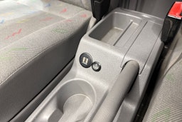 Oranssi Volkswagen Caddy Maxi 2010 kuva 24.