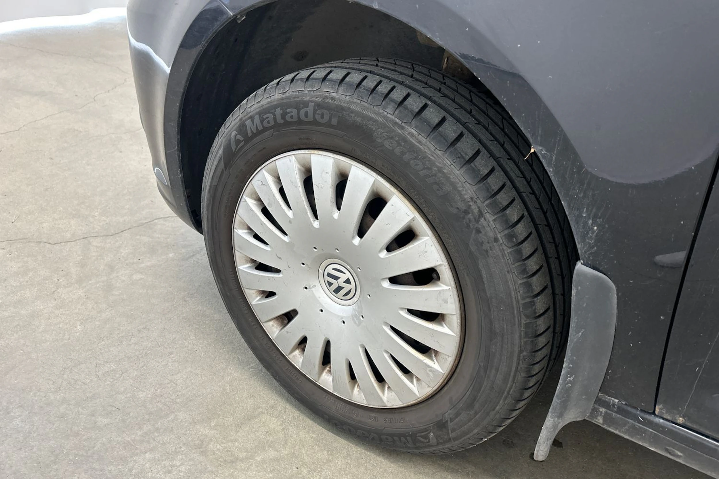 musta Volkswagen Caddy Maxi 2011 kuva 10.