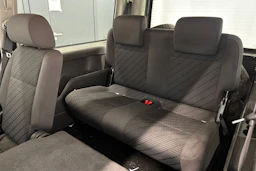 musta Volkswagen Caddy Maxi 2011 kuva 11.