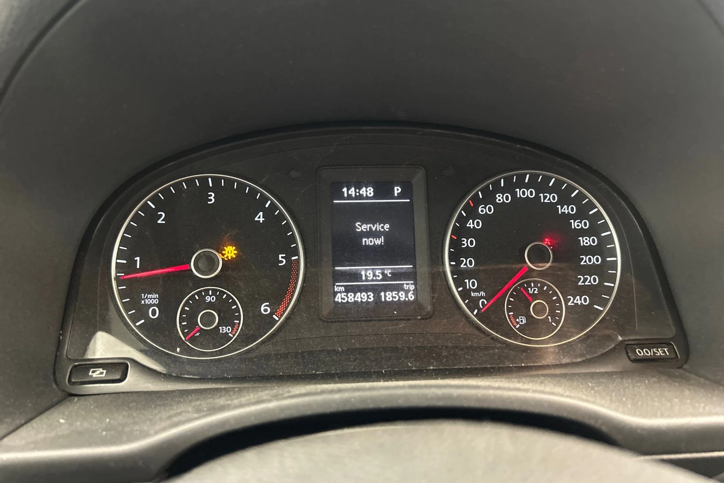 musta Volkswagen Caddy Maxi 2011 kuva 13.