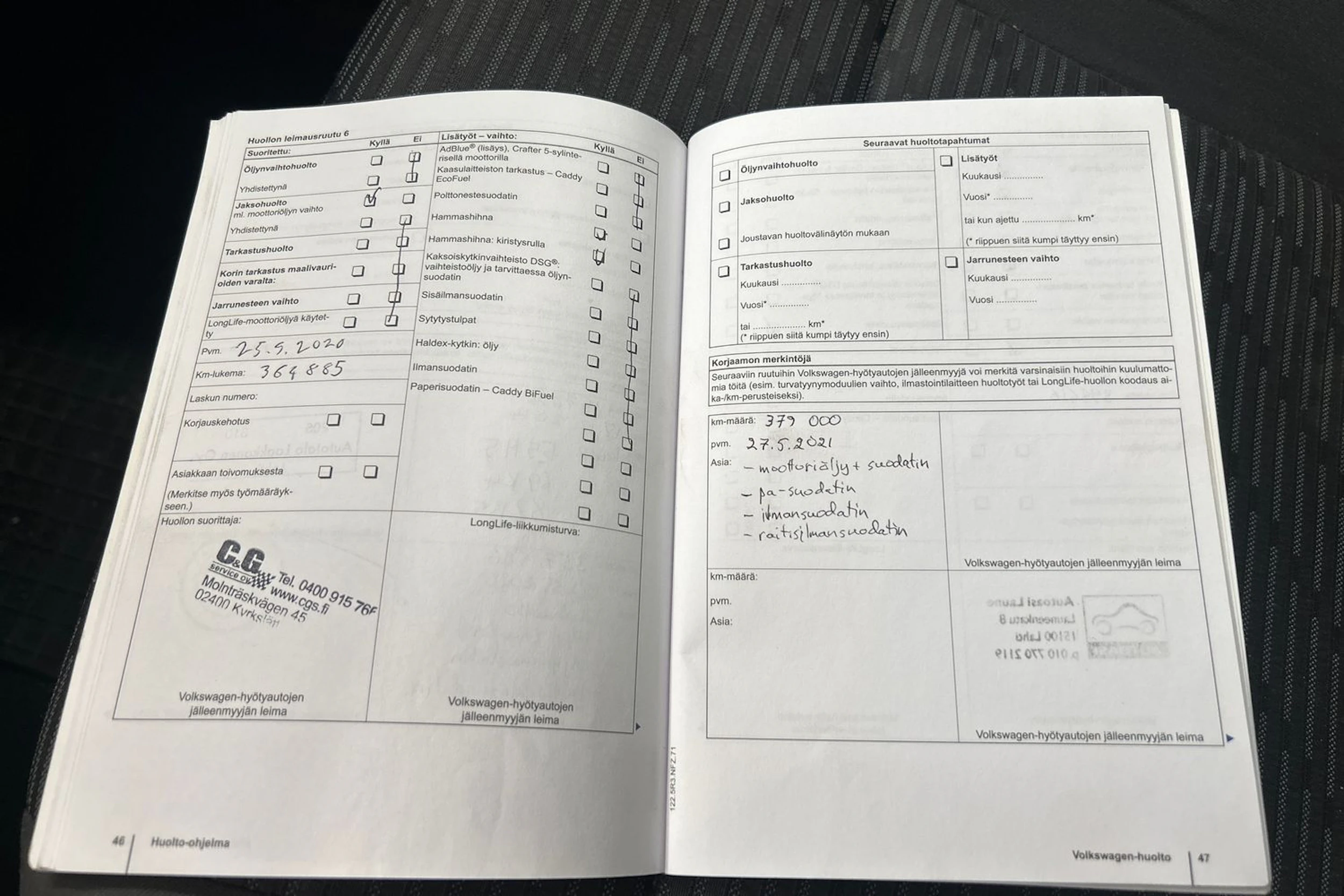 musta Volkswagen Caddy Maxi 2011 kuva 21.