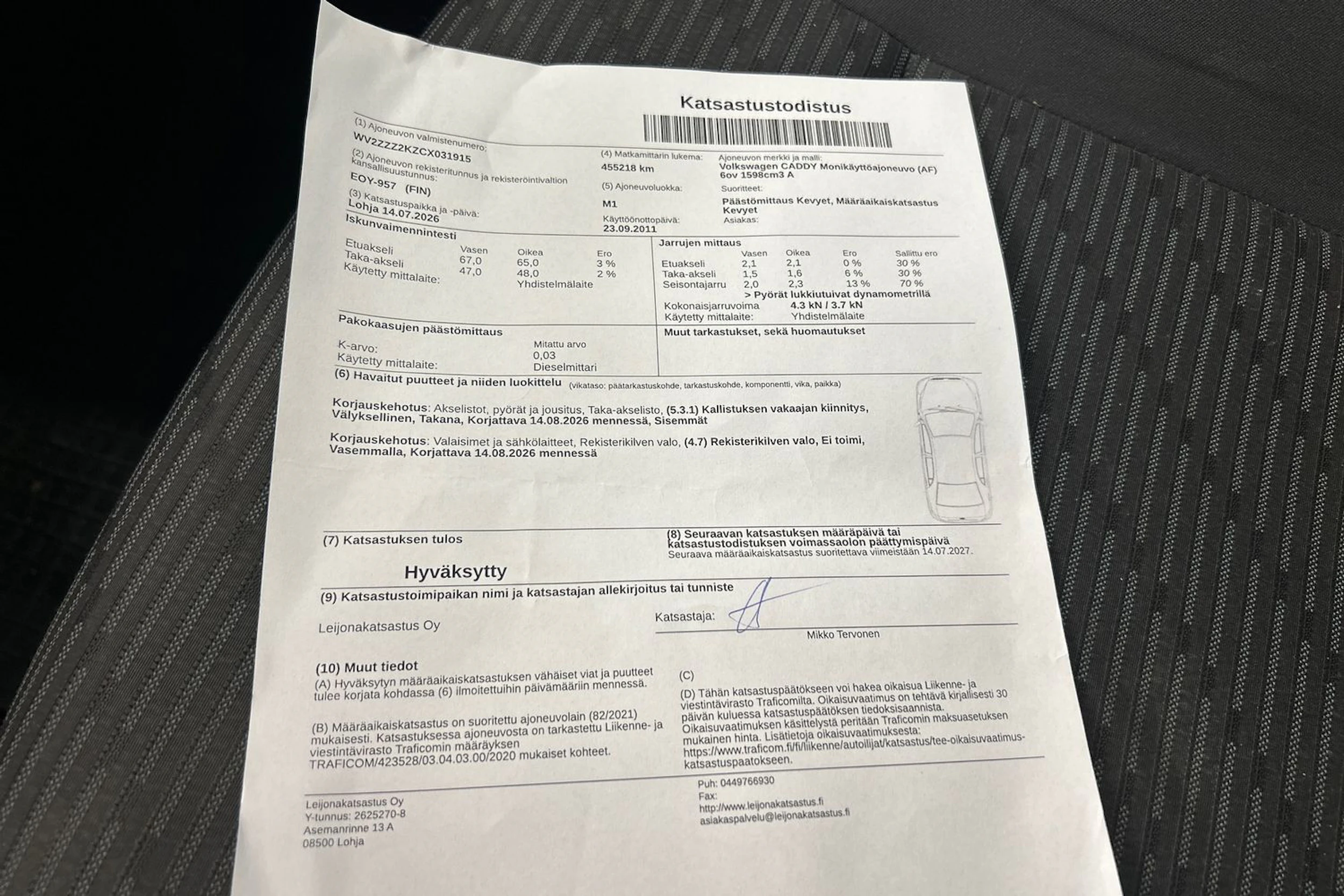 musta Volkswagen Caddy Maxi 2011 kuva 23.