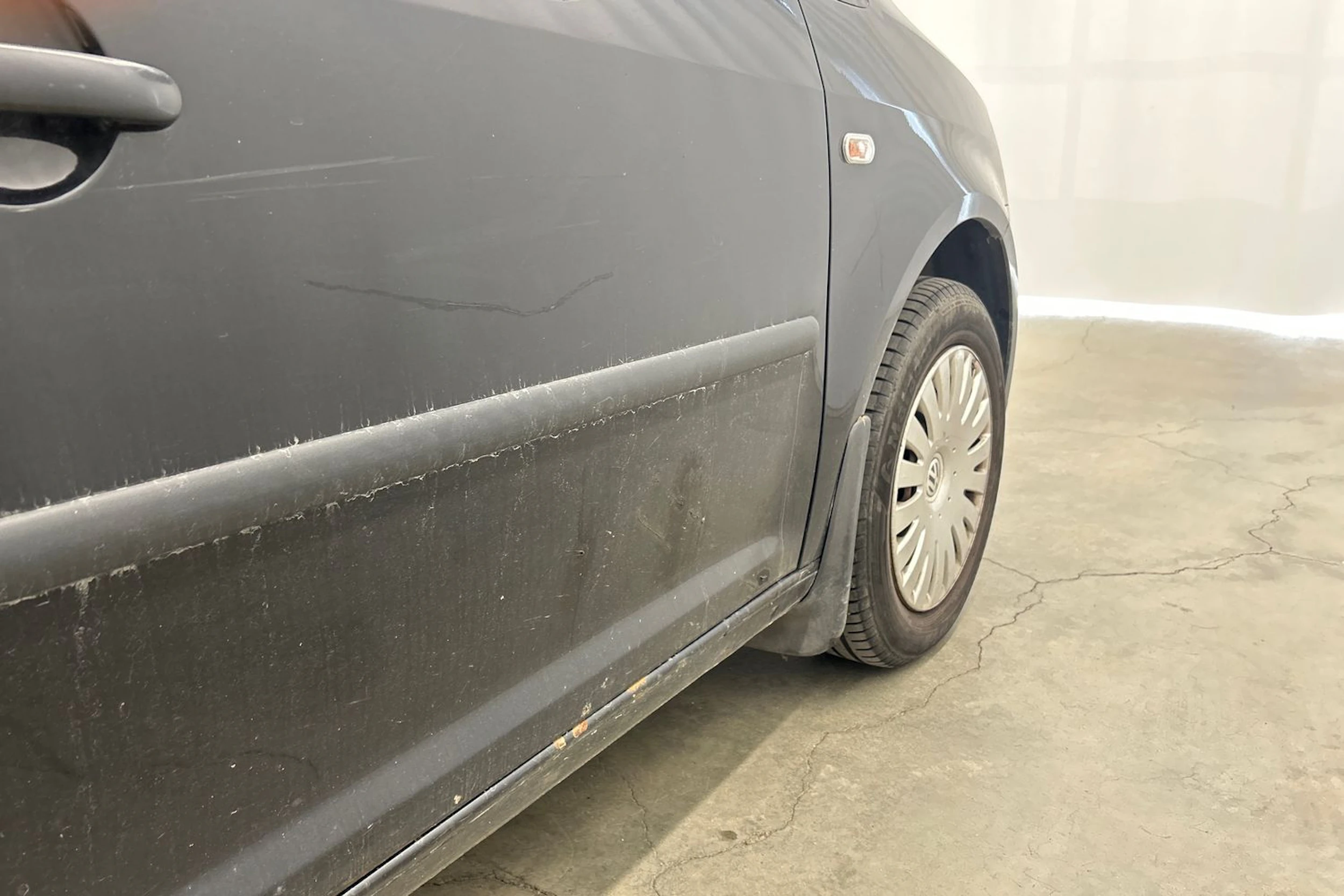 musta Volkswagen Caddy Maxi 2011 kuva 27.