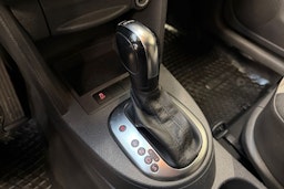 sininen Volkswagen Caddy Maxi 2011 kuva 17.