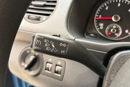 sininen Volkswagen Caddy Maxi 2011 kuva 18.