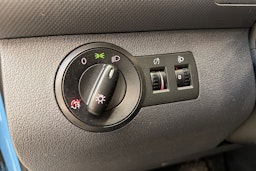 sininen Volkswagen Caddy Maxi 2011 kuva 19.