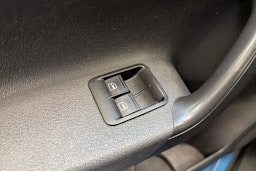 sininen Volkswagen Caddy Maxi 2011 kuva 20.