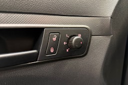 sininen Volkswagen Caddy Maxi 2011 kuva 21.