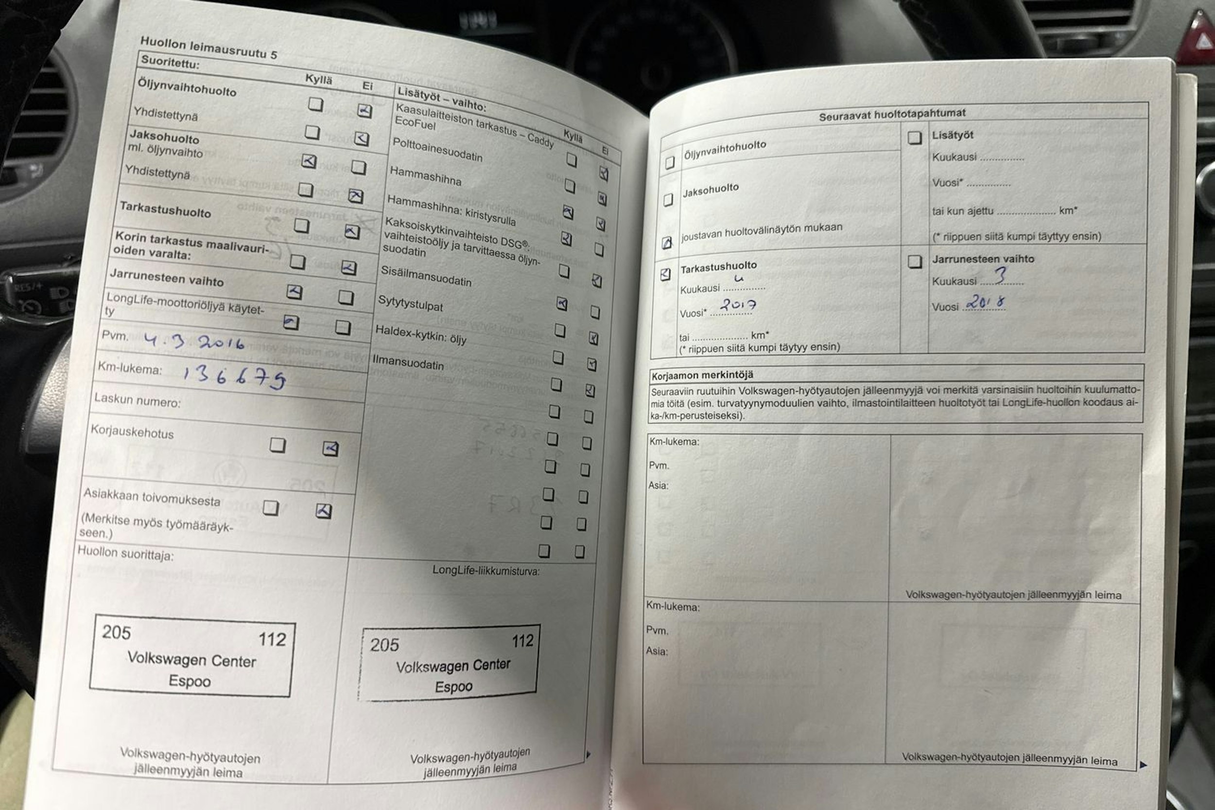 valkoinen Volkswagen Caddy Maxi 2011 kuva 22.