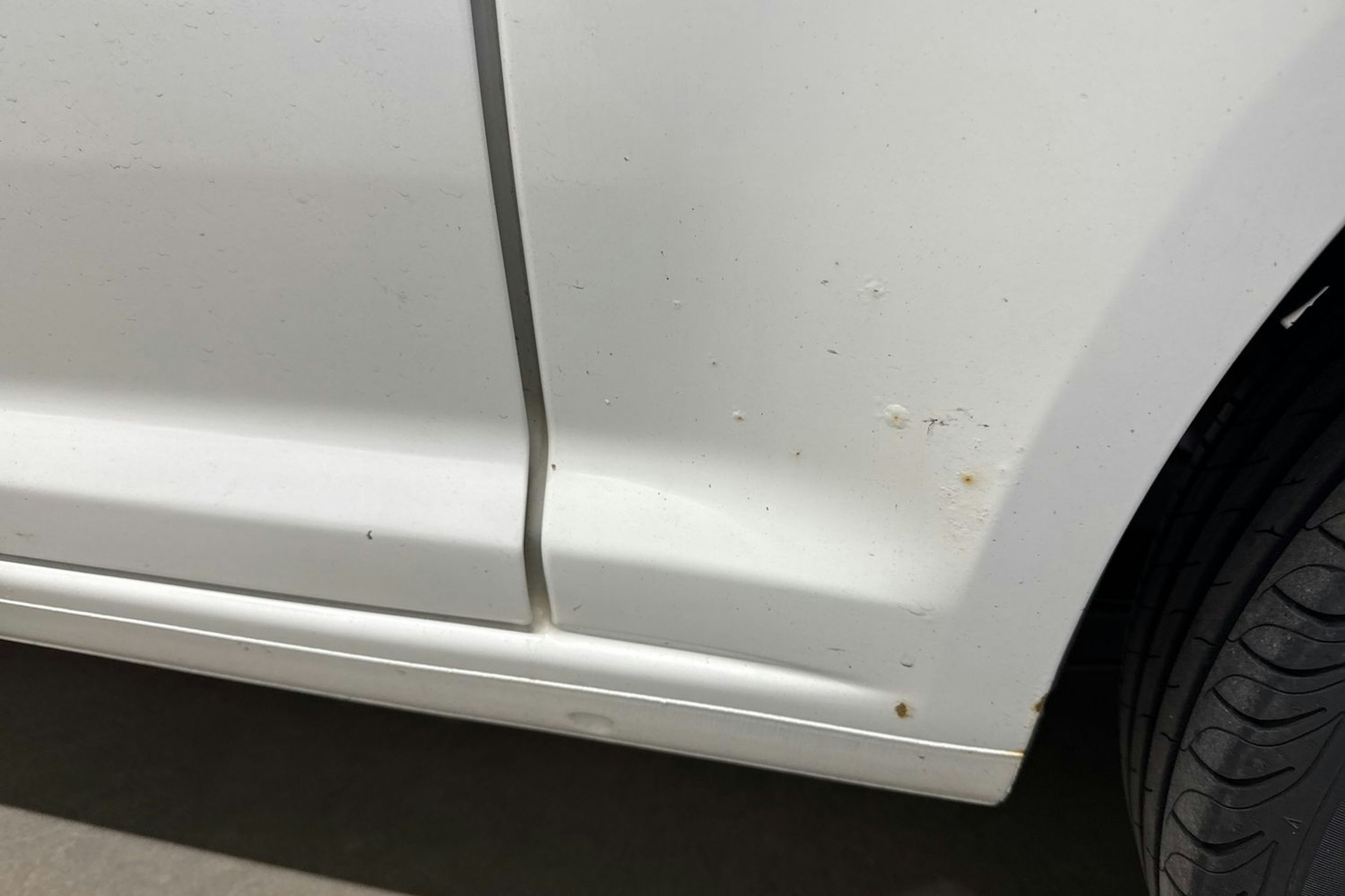 valkoinen Volkswagen Caddy Maxi 2011 kuva 30.
