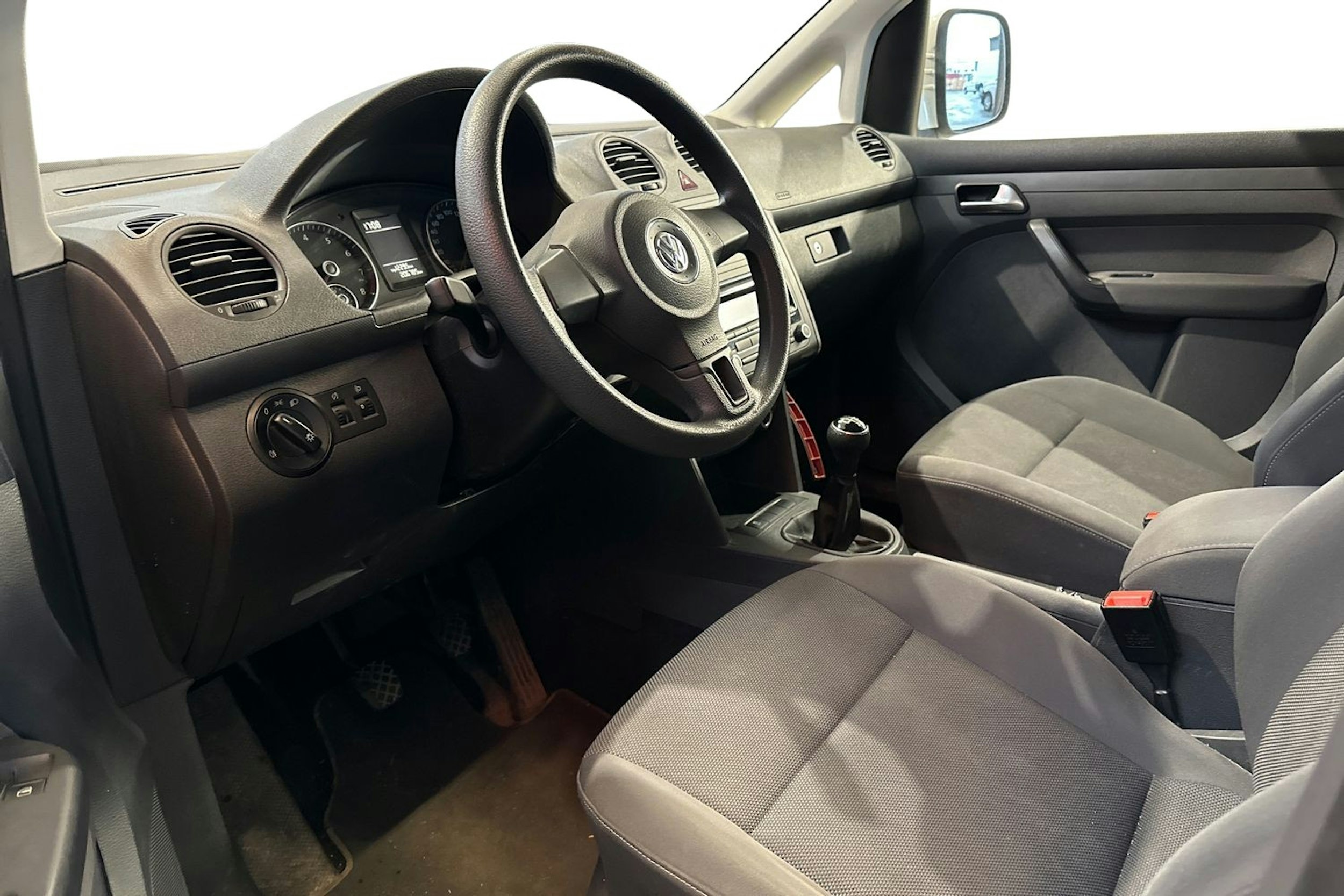 valkoinen Volkswagen Caddy Maxi 2012 kuva 3.