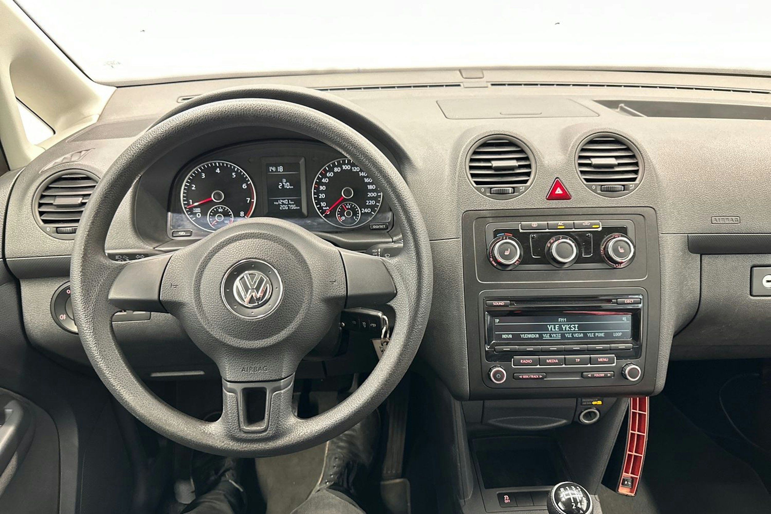 valkoinen Volkswagen Caddy Maxi 2012 kuva 17.