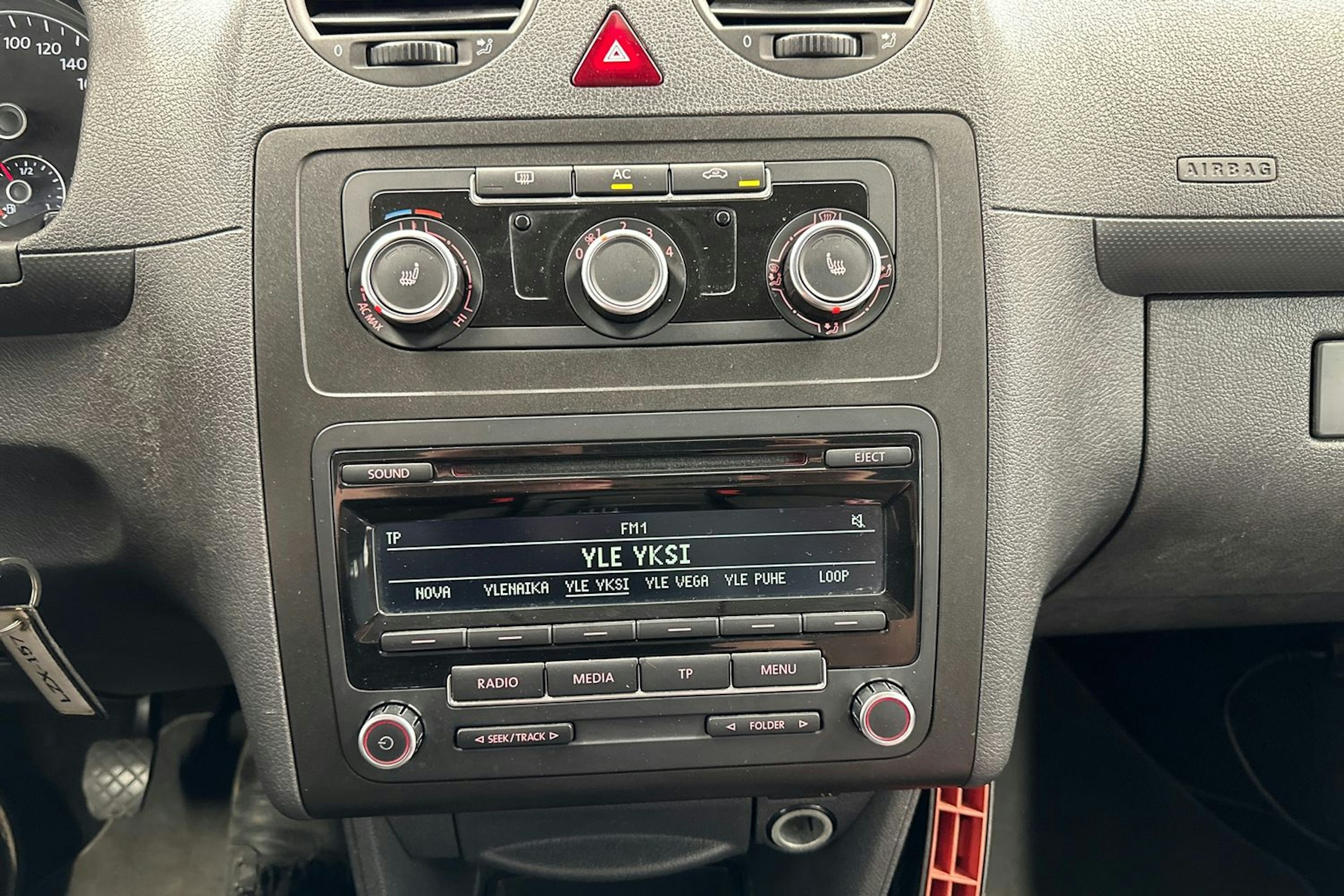 valkoinen Volkswagen Caddy Maxi 2012 kuva 18.